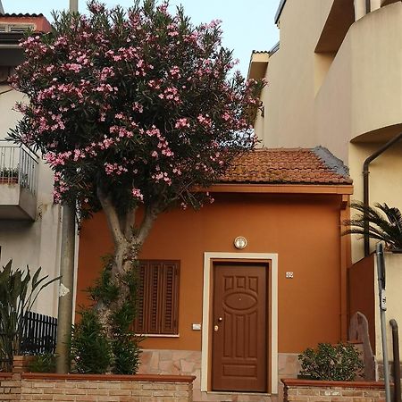Villa Casa Indipendente Villa San Giovanni Exterior foto